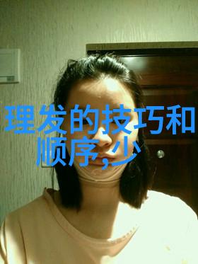 50岁女士优雅发型推荐中长发捲髮轻盈波浪造型自然卷曲设计