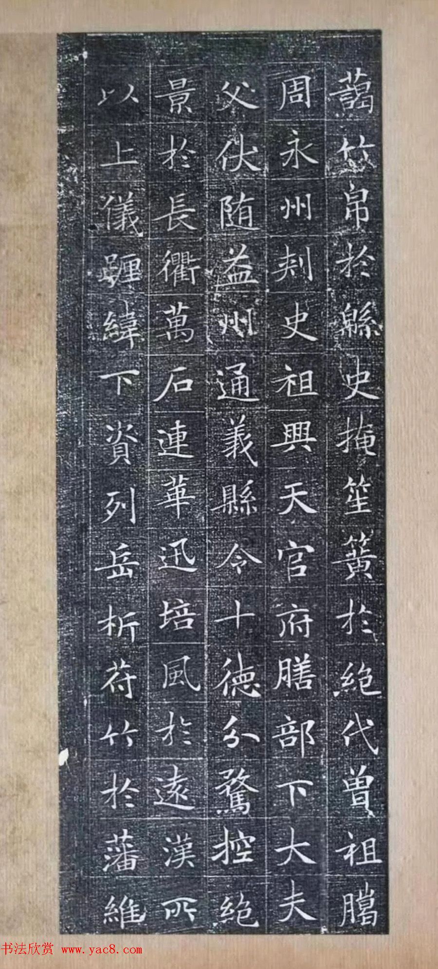 理发师咨询我怎么才能让我的头发看起来更蓬松