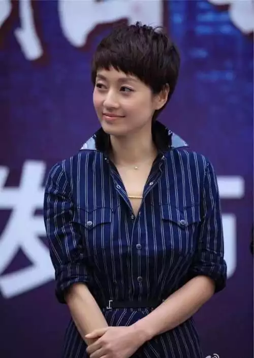 短发时尚发型图片减龄女_时尚减龄短发发型图片_短发时尚发型女