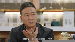 《镜中幻影：探索如何在镜子里C你的作文》